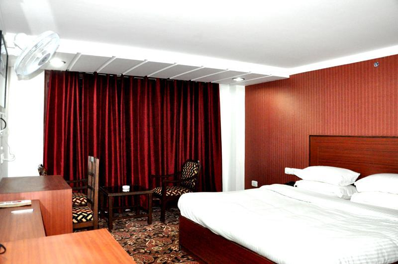 Hotel Trinetar Resorts Batoti Exterior photo
